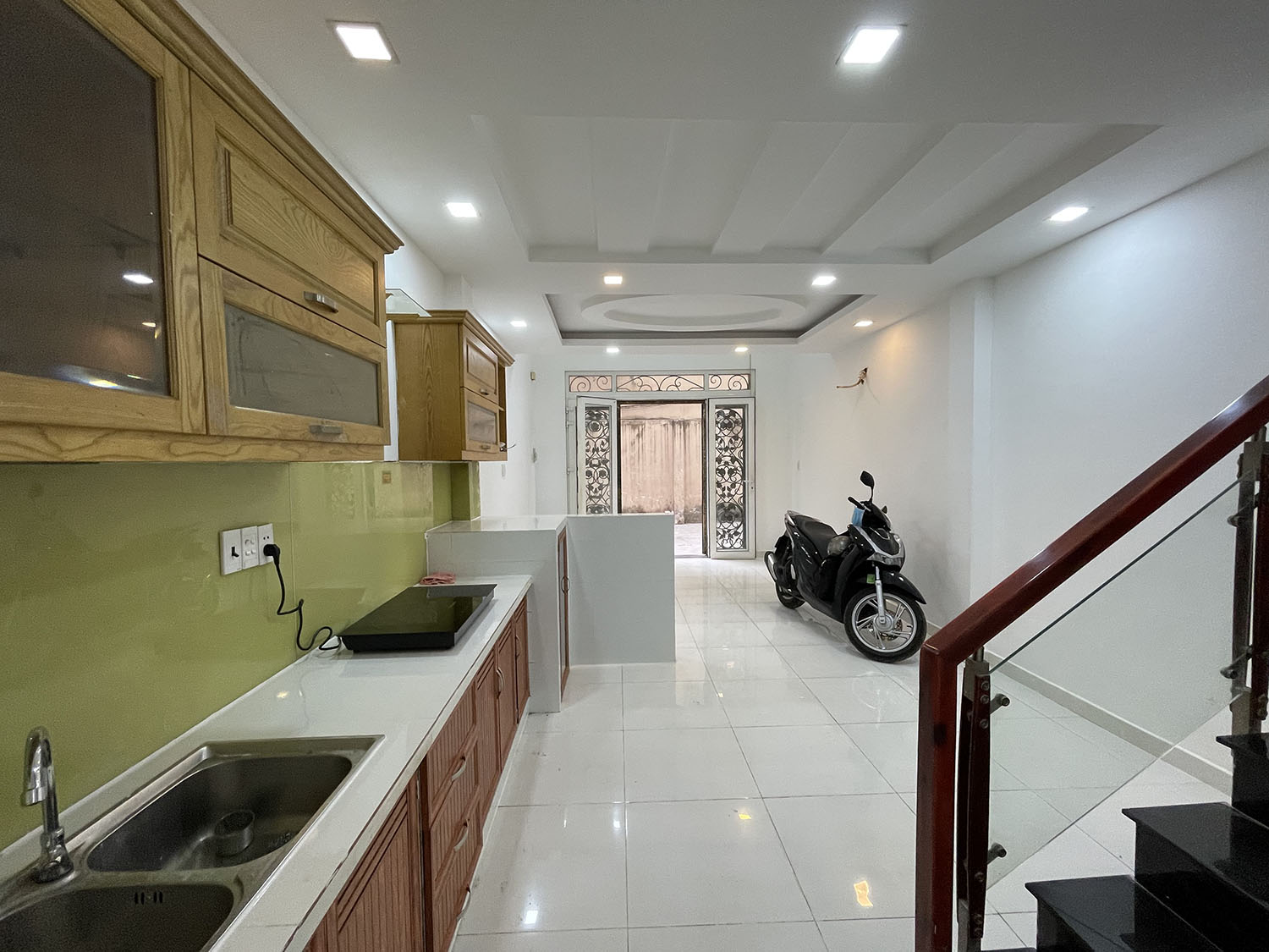 Chính chủ cho thuê nhà 3 lầu thiết kế cổ điển hẻm ôtô 7 chỗ 482/69K Lê Quang Định